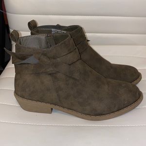 Ankle boots
